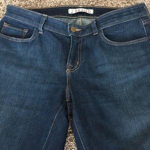 J BRAND STRAIGHT LEG JEANS WITH STRETCH